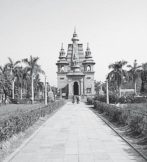 Иллюстрация к книге — 100 великих монастырей [i_002.jpg]