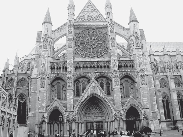 Иллюстрация к книге — 100 великих монастырей [i_031.jpg]