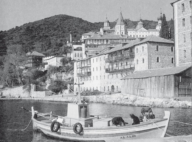 Иллюстрация к книге — 100 великих монастырей [i_033.jpg]