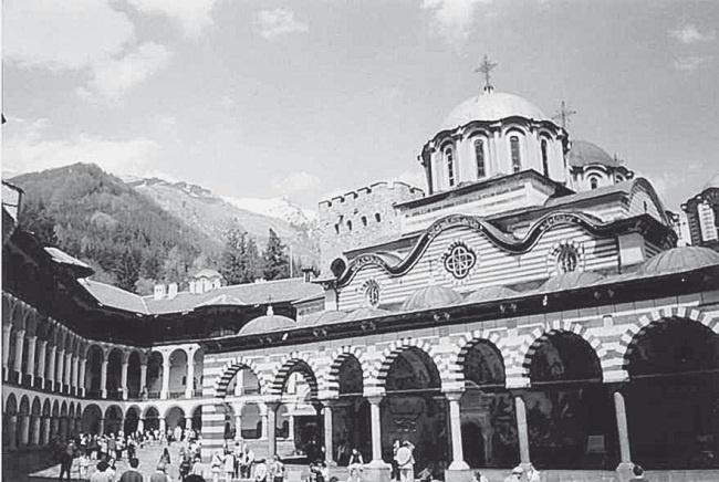 Иллюстрация к книге — 100 великих монастырей [i_043.jpg]