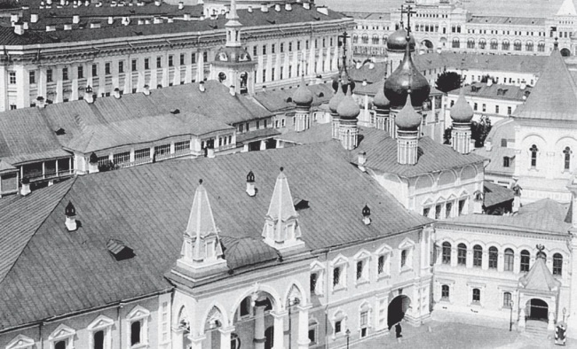 Иллюстрация к книге — 100 великих монастырей [i_072.jpg]