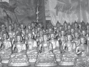 Иллюстрация к книге — 100 великих монастырей [i_096.jpg]