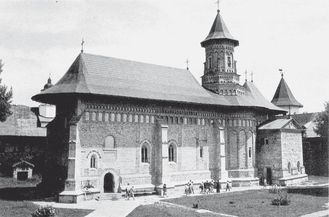 Иллюстрация к книге — 100 великих монастырей [i_104.jpg]