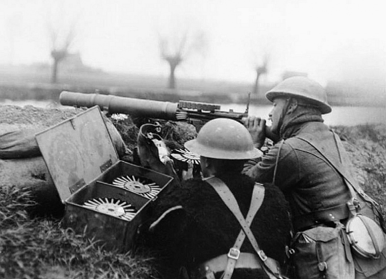 Иллюстрация к книге — 100 великих тайн Первой Мировой [i_084.jpg]