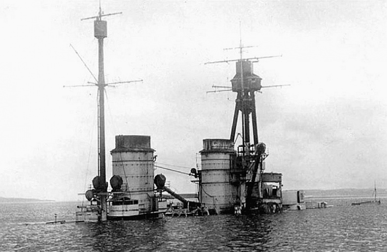 Иллюстрация к книге — 100 великих тайн Первой Мировой [i_100.jpg]