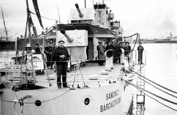 Иллюстрация к книге — На далеком меридиане [i_004.jpg]