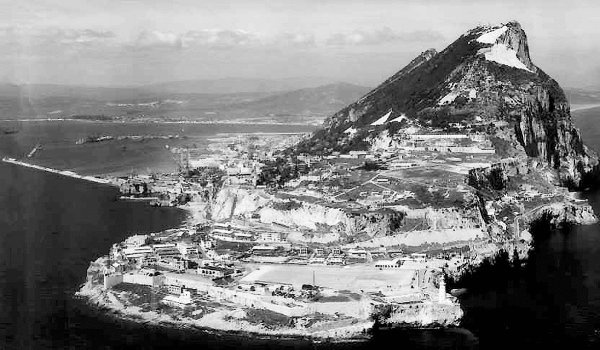 Иллюстрация к книге — На далеком меридиане [i_009.jpg]