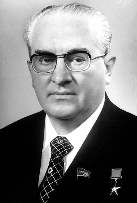 Иллюстрация к книге — СССР при Брежневе. Правда великой эпохи [i_009.jpg]