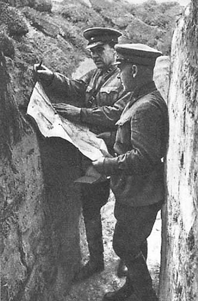 Иллюстрация к книге — На трудных дорогах войны. Подвиг Одессы [i_016.jpg]