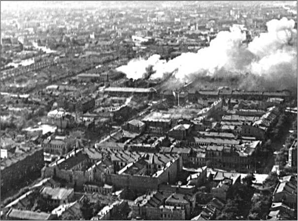 Иллюстрация к книге — На трудных дорогах войны. Подвиг Одессы [i_032.jpg]