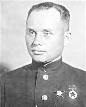 Иллюстрация к книге — На трудных дорогах войны. В борьбе за Севастополь и Кавказ [i_001.jpg]