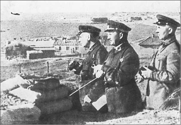 Иллюстрация к книге — На трудных дорогах войны. В борьбе за Севастополь и Кавказ [i_010.jpg]