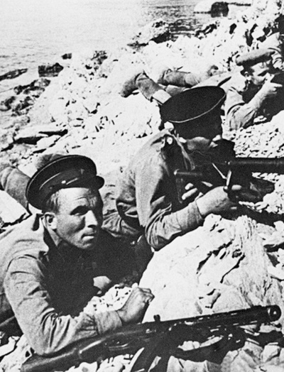 Иллюстрация к книге — На трудных дорогах войны. В борьбе за Севастополь и Кавказ [i_030.jpg]