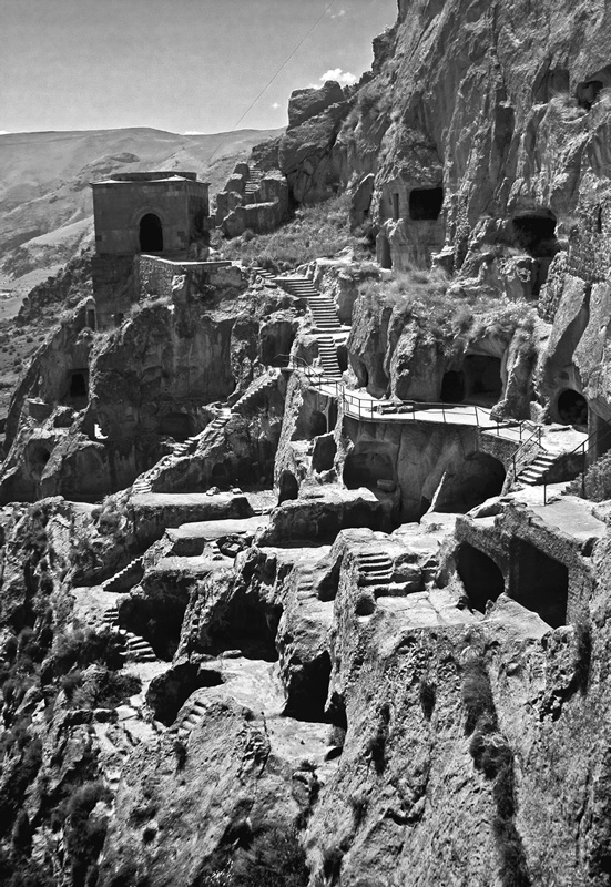 Иллюстрация к книге — Крайности Грузии. В поисках сокровищ Страны волков [i_006.jpg]