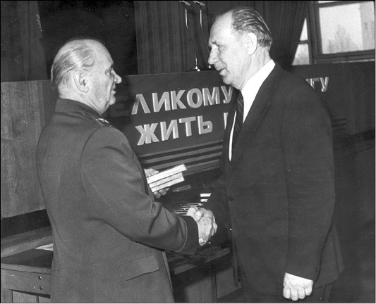 Иллюстрация к книге — Последняя спецоперация "Нормана" [i_010.jpg]