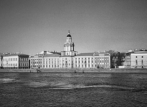 Иллюстрация к книге — 100 великих сокровищ России [i_016.jpg]