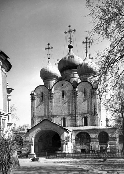 Иллюстрация к книге — 100 великих сокровищ России [i_070.jpg]