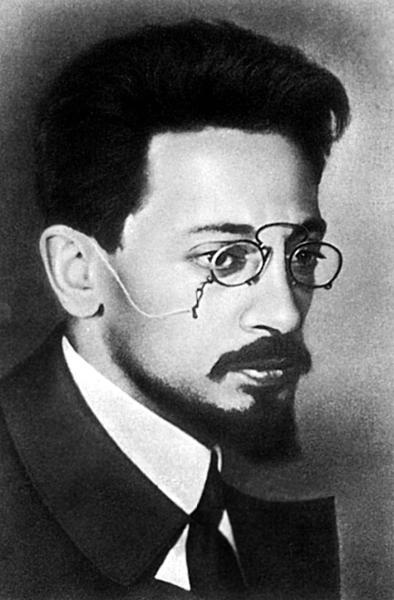 Иллюстрация к книге — 100 великих тайн советской эпохи [i_007.jpg]