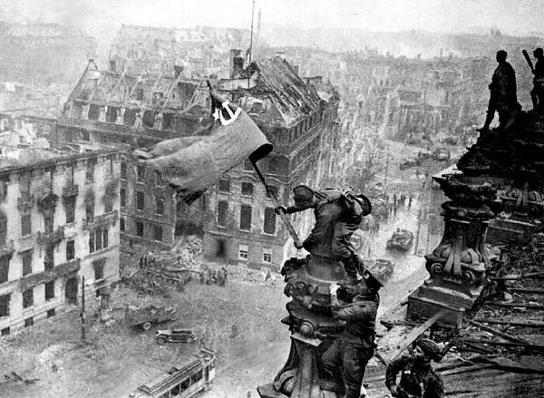 Иллюстрация к книге — 100 великих тайн советской эпохи [i_070.jpg]