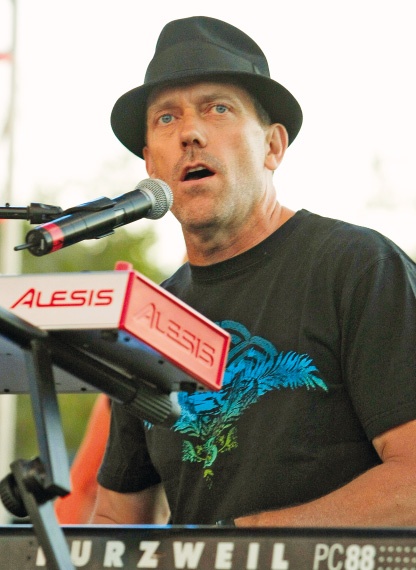 Иллюстрация к книге — Хью Лори: От «Дживса и Вустера» до «Доктора Хауса» [i_018.jpg]