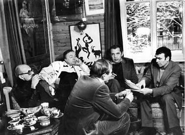 Иллюстрация к книге — Феликс Медведев. Козырная судьба легендарного интервьюера, библиофила, игрока [i_020.jpg]