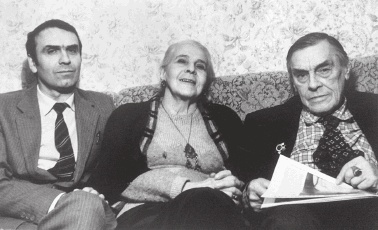 Иллюстрация к книге — Феликс Медведев. Козырная судьба легендарного интервьюера, библиофила, игрока [i_045.jpg]