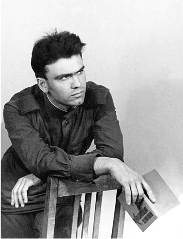 Иллюстрация к книге — Феликс Медведев. Козырная судьба легендарного интервьюера, библиофила, игрока [i_070.jpg]