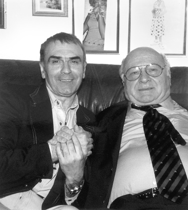 Иллюстрация к книге — Феликс Медведев. Козырная судьба легендарного интервьюера, библиофила, игрока [i_075.jpg]