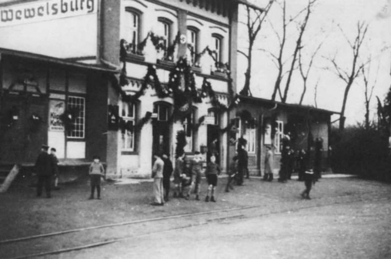 Иллюстрация к книге — Тайны черных замков СС [i_026.jpg]