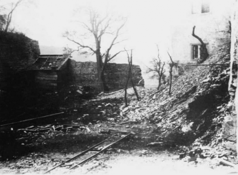 Иллюстрация к книге — Тайны черных замков СС [i_046.jpg]