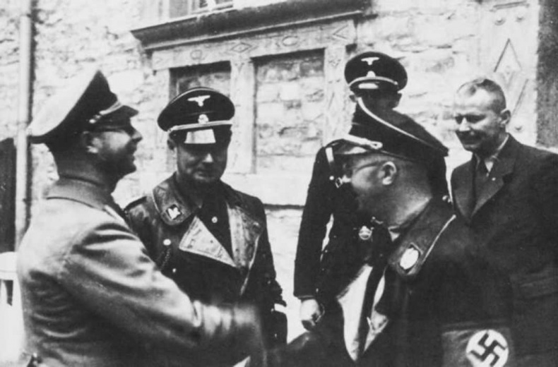 Иллюстрация к книге — Тайны черных замков СС [i_048.jpg]