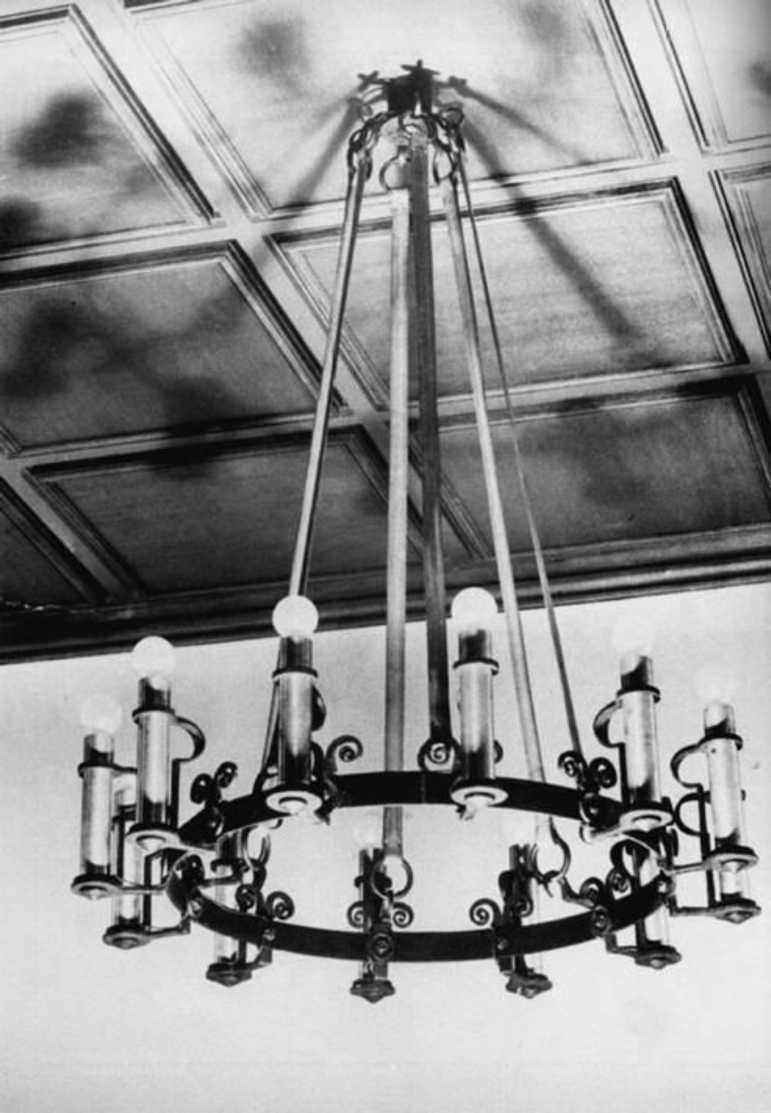 Иллюстрация к книге — Тайны черных замков СС [i_052.jpg]