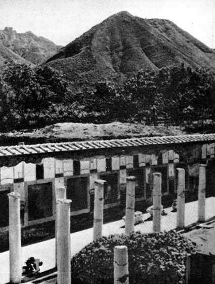 Иллюстрация к книге — Помпеи и Геркуланум [_001.jpg]