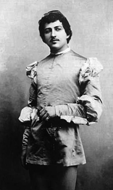 Иллюстрация к книге — 100 великих российских актеров [i_037.jpg]