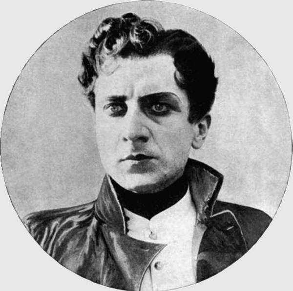 Иллюстрация к книге — 100 великих российских актеров [i_046.jpg]