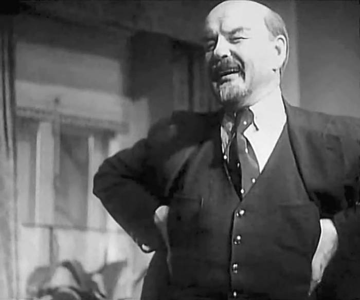 Иллюстрация к книге — 100 великих российских актеров [i_050.jpg]