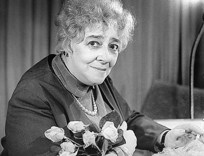 Иллюстрация к книге — 100 великих российских актеров [i_052.jpg]