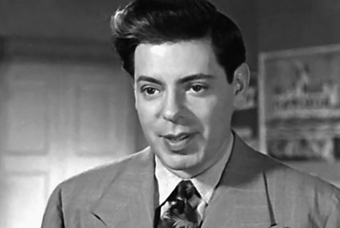 Иллюстрация к книге — 100 великих российских актеров [i_072.jpg]