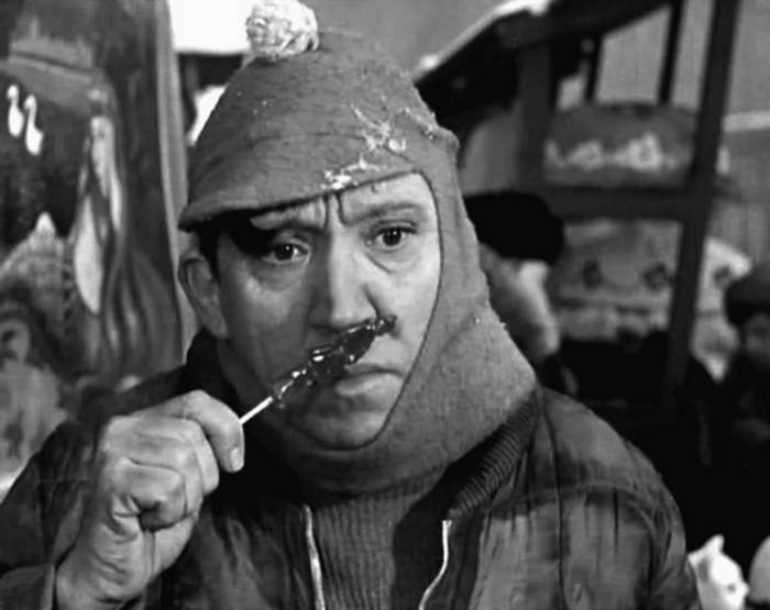 Иллюстрация к книге — 100 великих российских актеров [i_076.jpg]