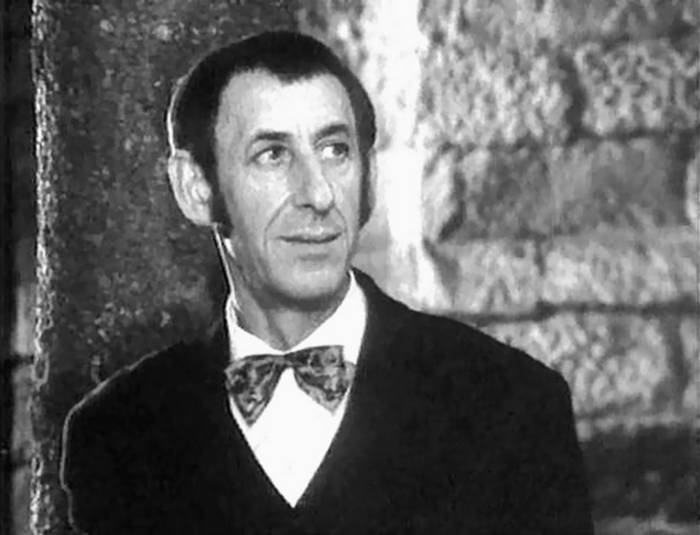 Иллюстрация к книге — 100 великих российских актеров [i_078.jpg]