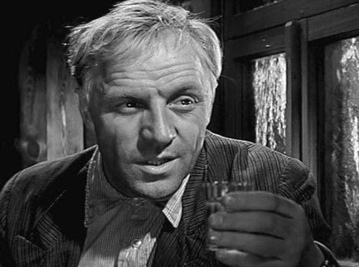 Иллюстрация к книге — 100 великих российских актеров [i_083.jpg]