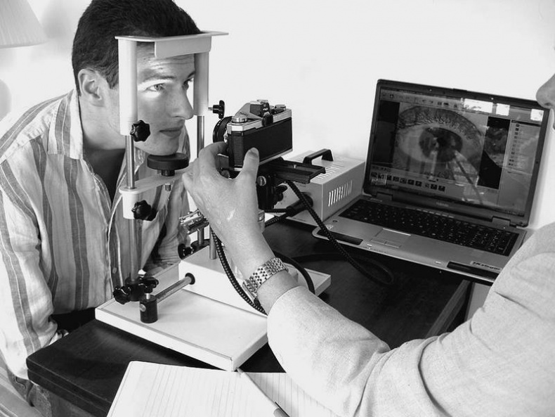 Иллюстрация к книге — 100 великих тайн человека [i_047.jpg]