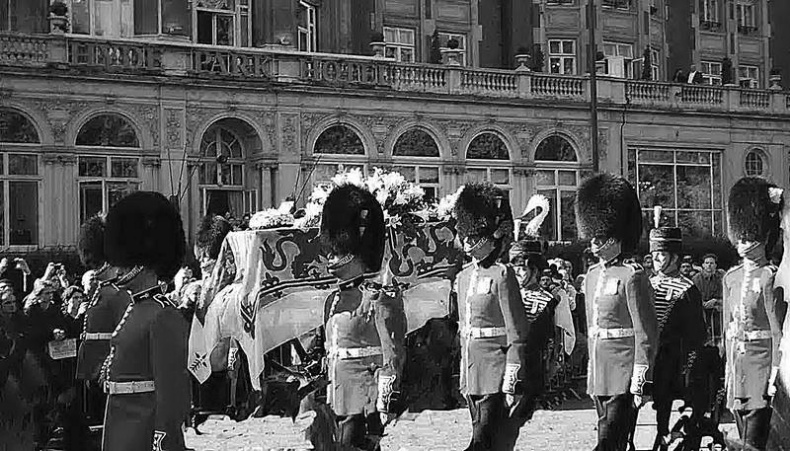 Иллюстрация к книге — 100 великих тайн сознания [i_048.jpg]