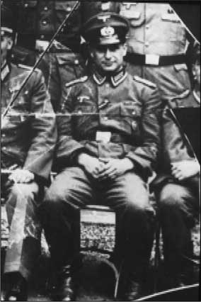 Иллюстрация к книге — Сокровища Третьего рейха [i_036.jpg]