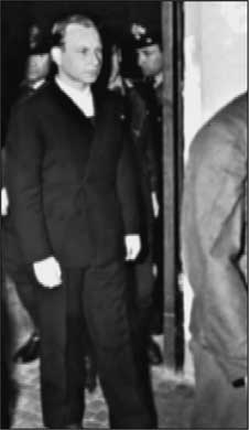 Иллюстрация к книге — Сокровища Третьего рейха [i_067.jpg]