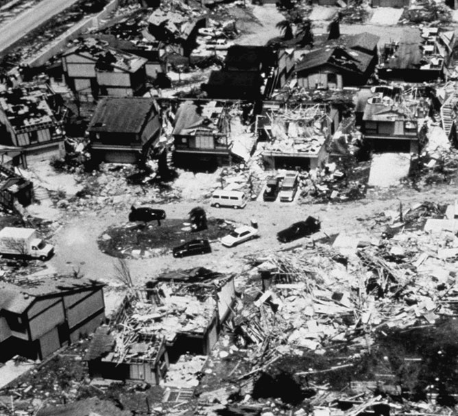 Иллюстрация к книге — 500 великих катастроф [i_083.jpg]