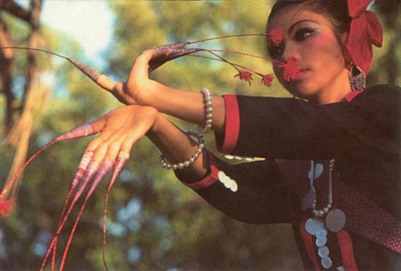 Иллюстрация к книге — Голый человек [i_045.jpg]