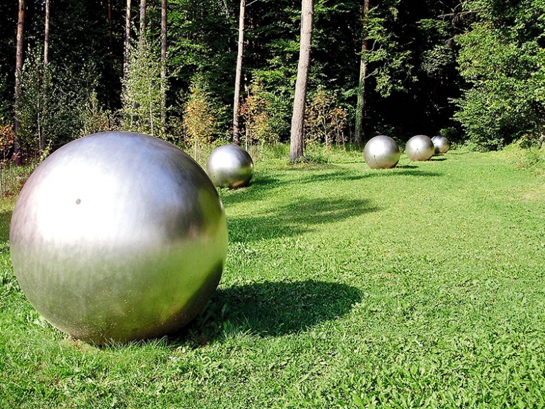 Иллюстрация к книге — Столкновение. Откровенная история Виталия Калоева [i_048.jpg]