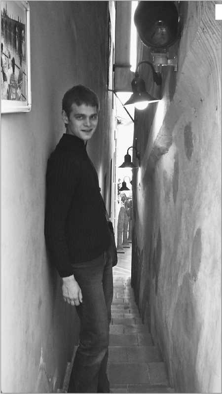 Иллюстрация к книге — Серебряный крест [image1.jpg]