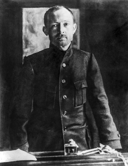 Иллюстрация к книге — Дзержинский. Любовь и революция [i_040.jpg]